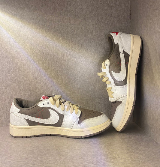 TRAVIS SCOTT X JORDAN 1 (REVERSE MOCHA)