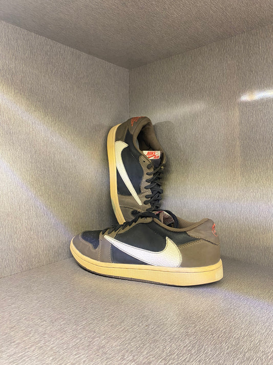 TRAVIS SCOTT X JORDAN1 LOW MOCHA