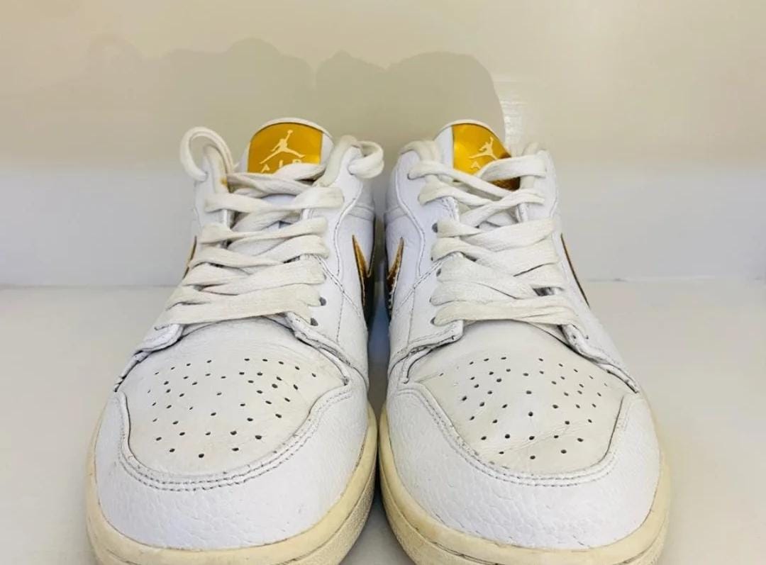 AIR JORDAN 1 LOW SE METALLIC GOLD