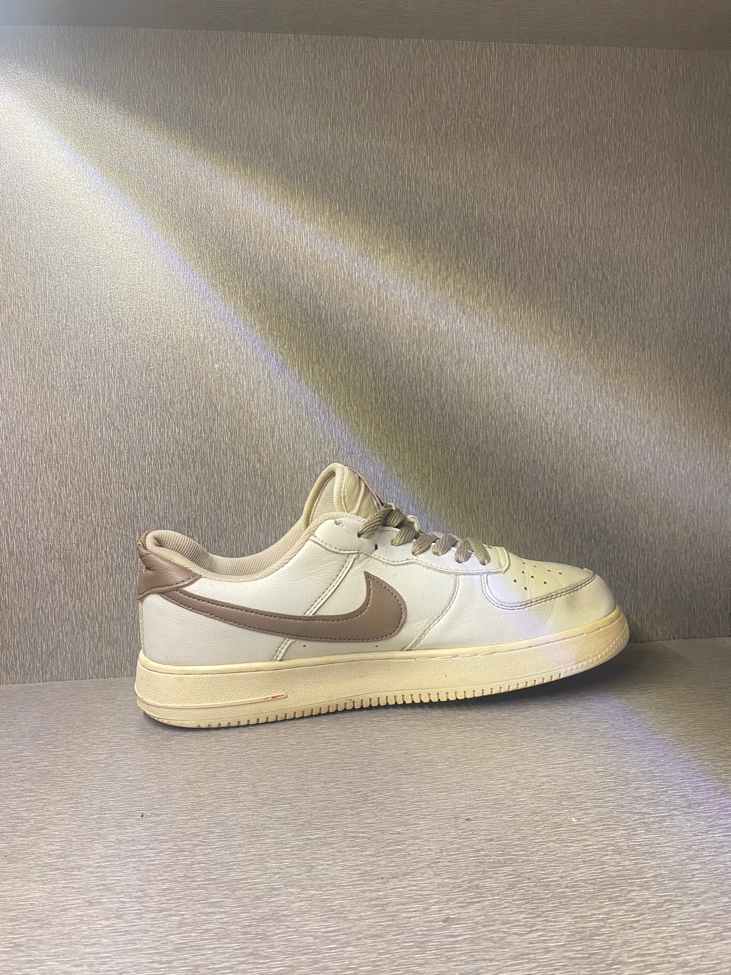 NIKE AIR FORCE 1 LOW SWOOSH MOCHA