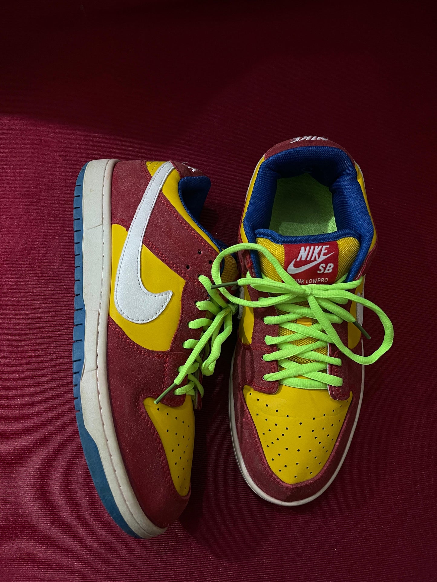 NIKE SB DUNK LOW BART SIMPSON