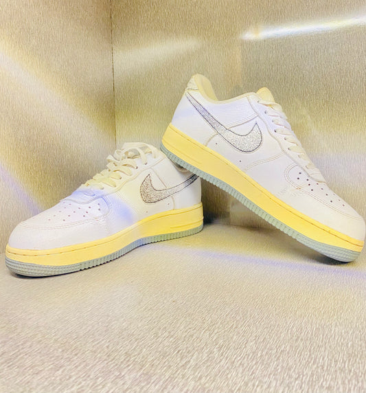 NIKE AIR FORCE 1 ( VOLUME 7)