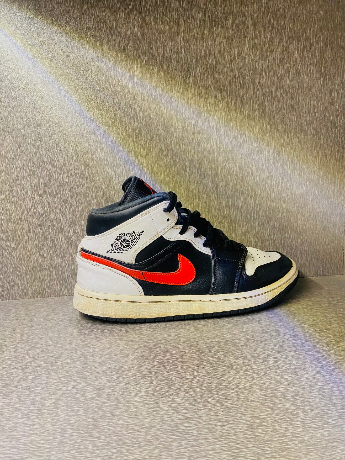 NIKE AIR JORDAN1 CHILE RED