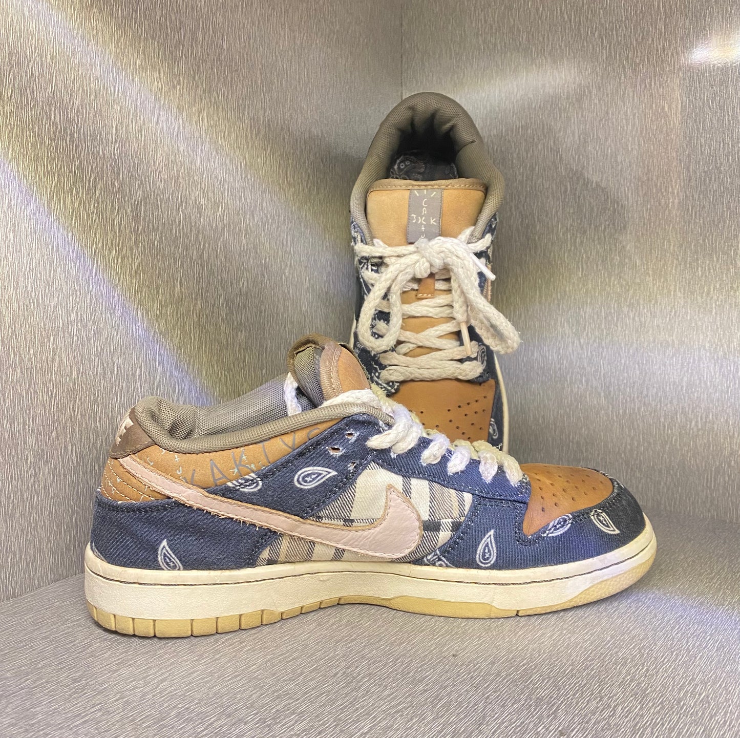Nike SB Dunk LowX TRAVIS Premium QS SB "Cactus Jack" sneakers
