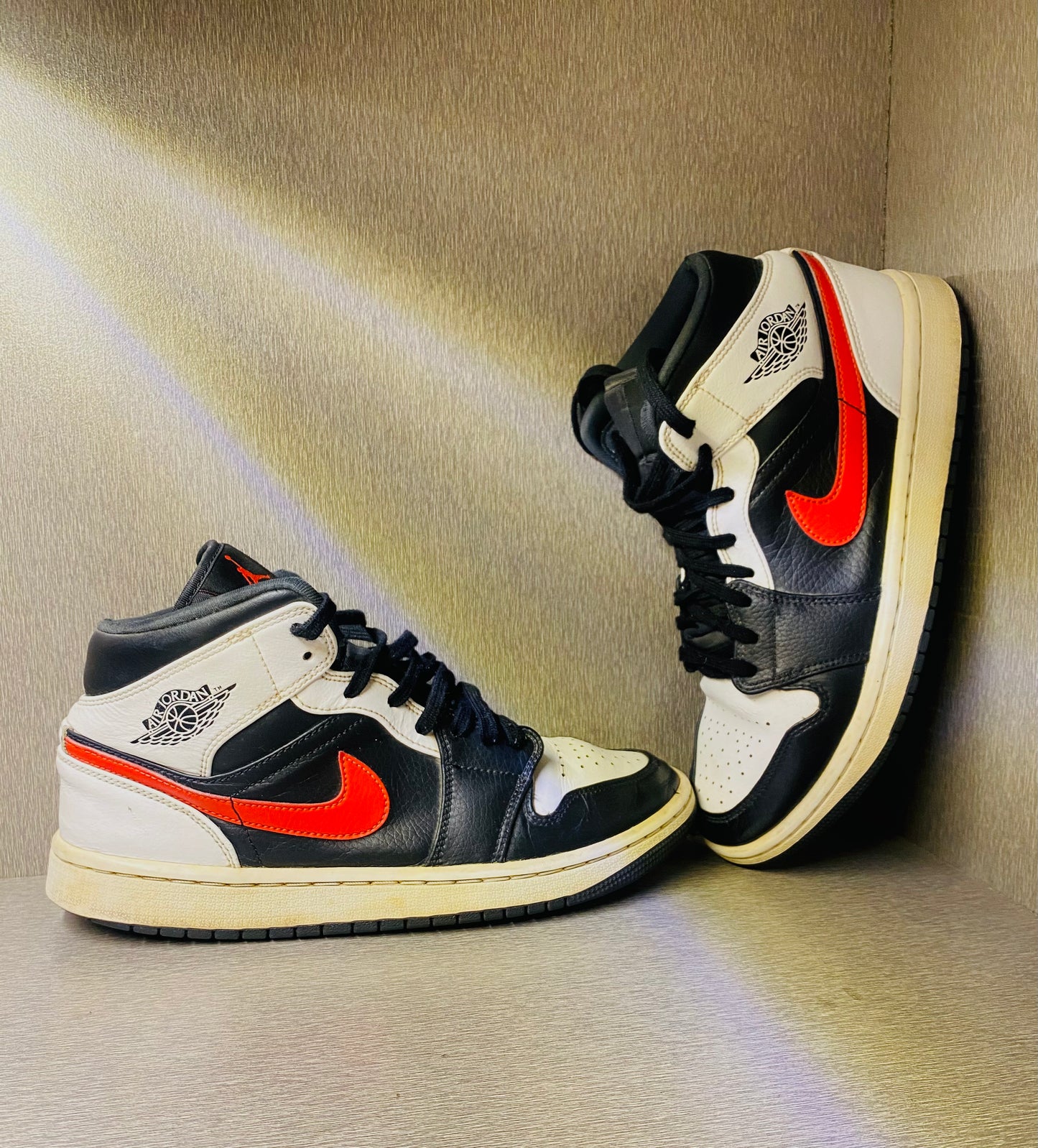 NIKE AIR JORDAN1 CHILE RED