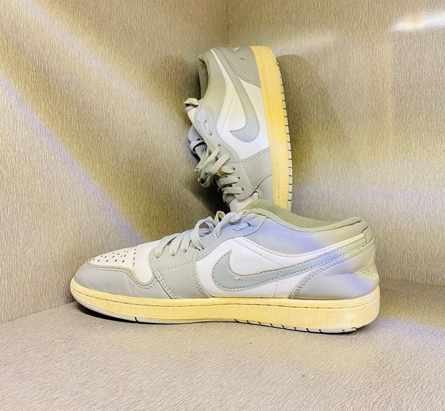 NIKE AIR JORDAN 1 SMOKEY GRAY