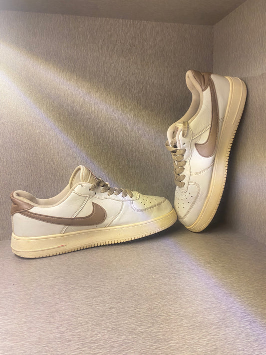 NIKE AIR FORCE 1 LOW SWOOSH MOCHA