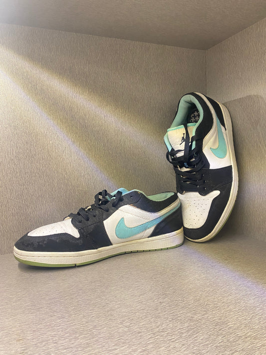 NIKE AIR JORDAN 1 ISLAND GREEN