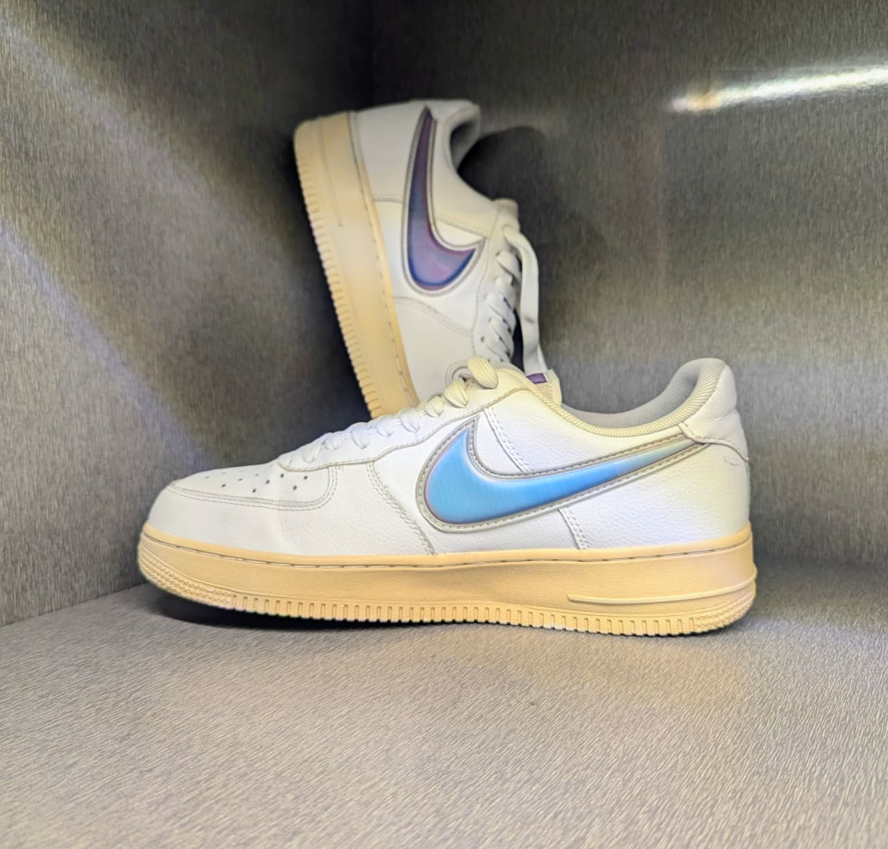 NIKE AIR FORCE 1 REFLECTIVE SWOOSH