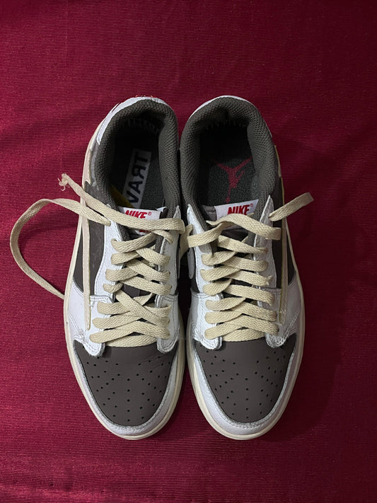 JORDAN 1 LOW TRAVIS SCOTT OLIVE GREEN